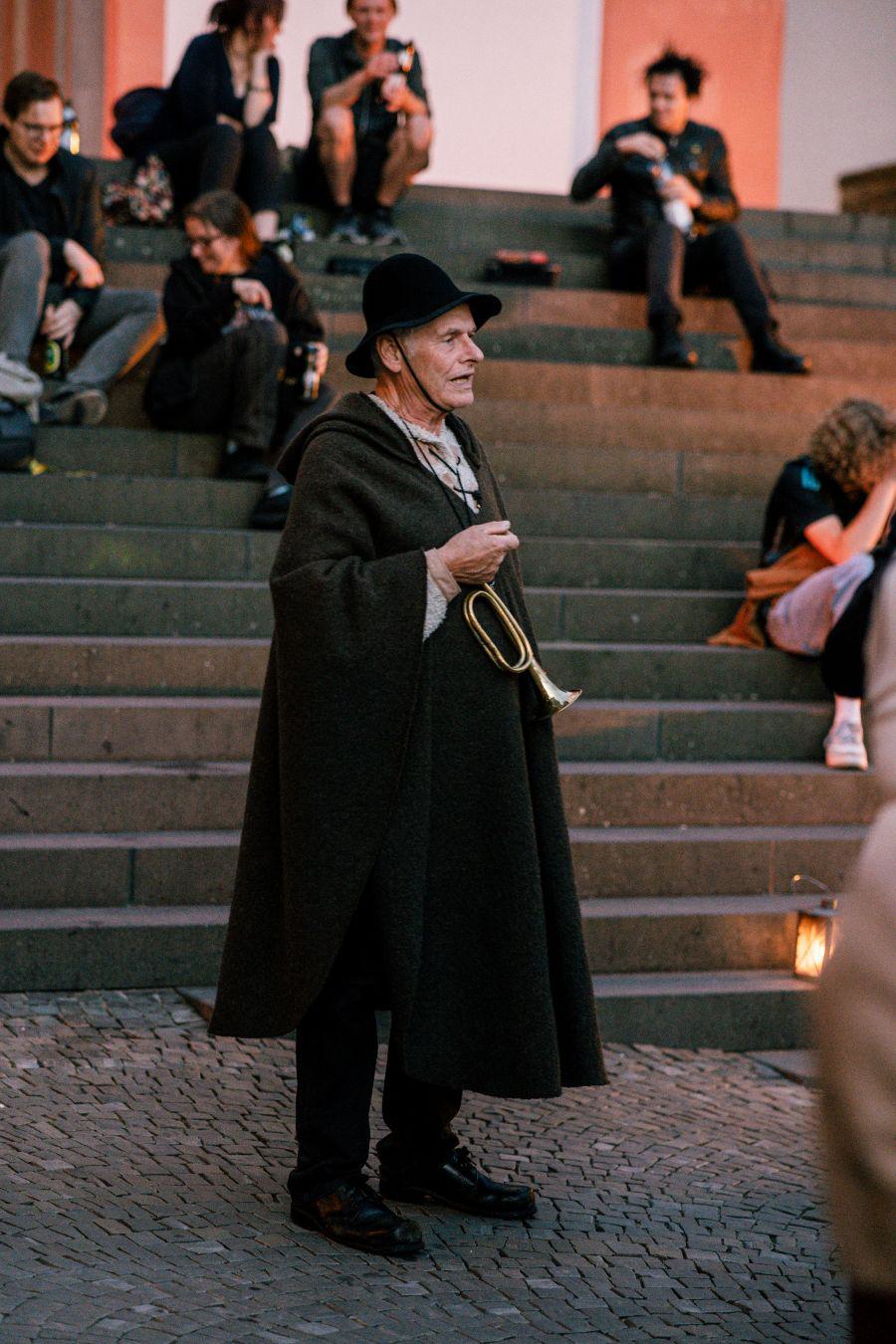 Ein 1,5 stündiger Rundgang mit Nachtwächter Balthasar durch Siegens Altstadt