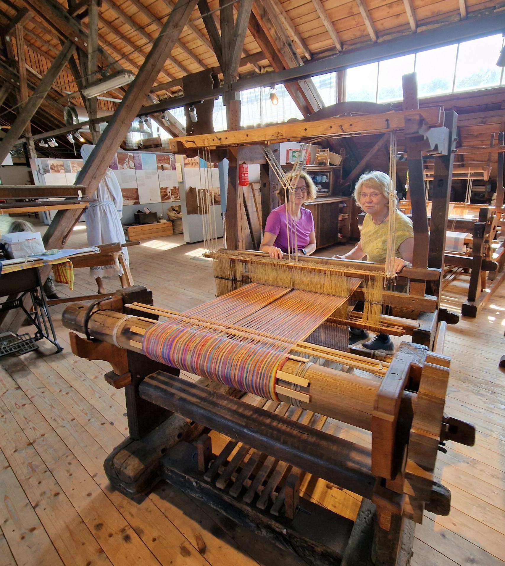 Spinnen und Weben erleben