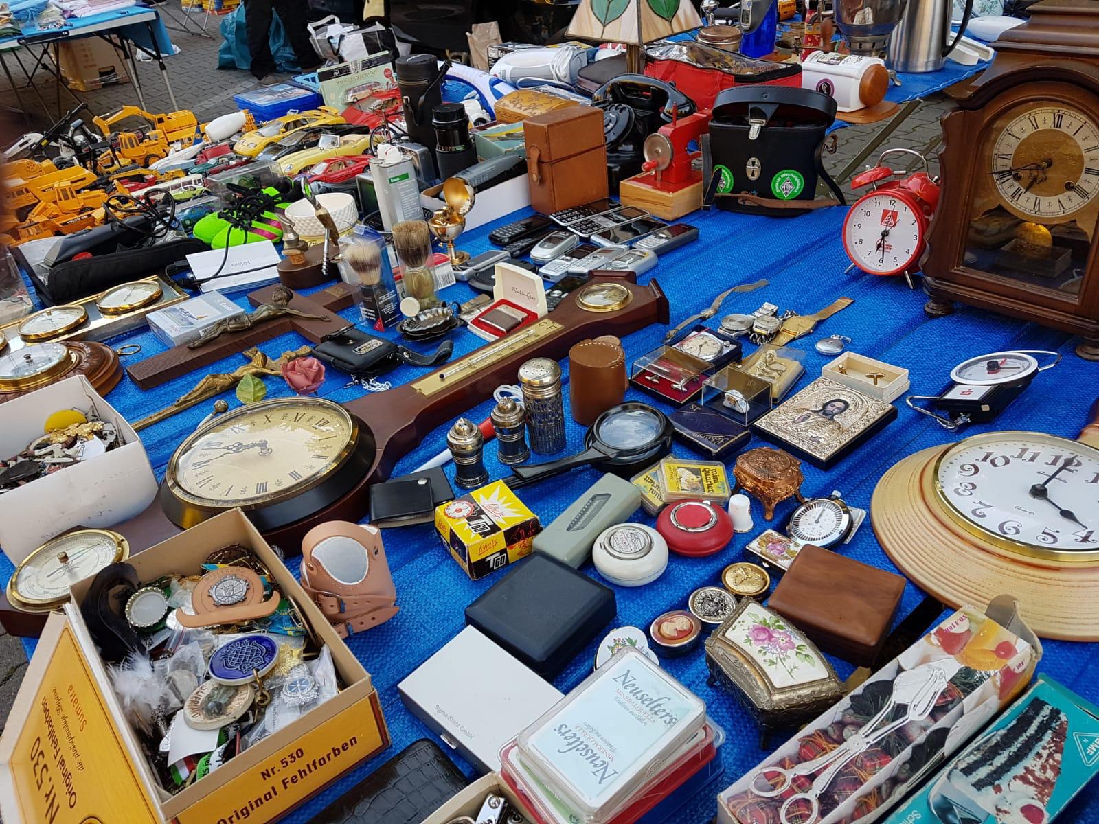 Trödeln auf dem REWE Parkplatz