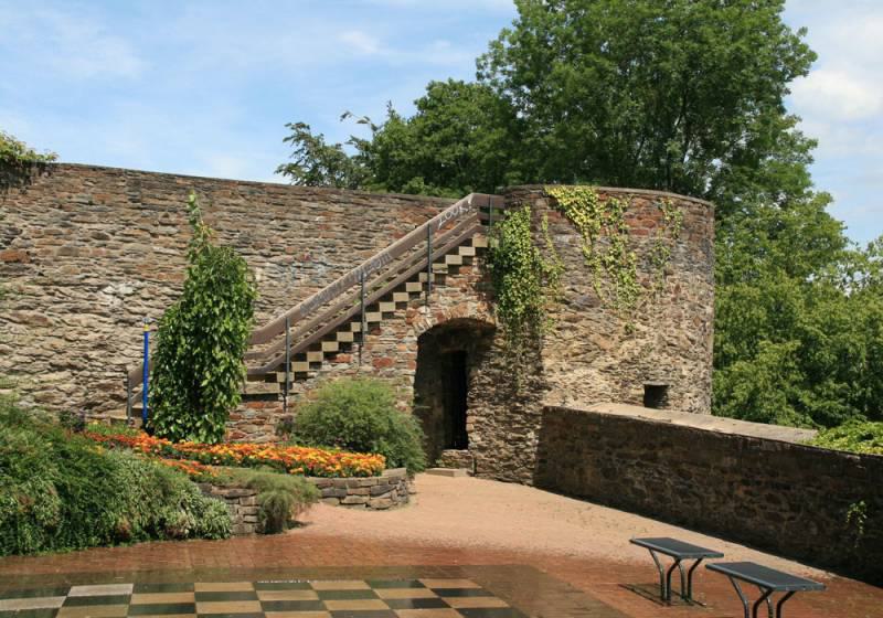 Kleine Juwelen - Geschichten und Schätze entlang der Stadtmauer