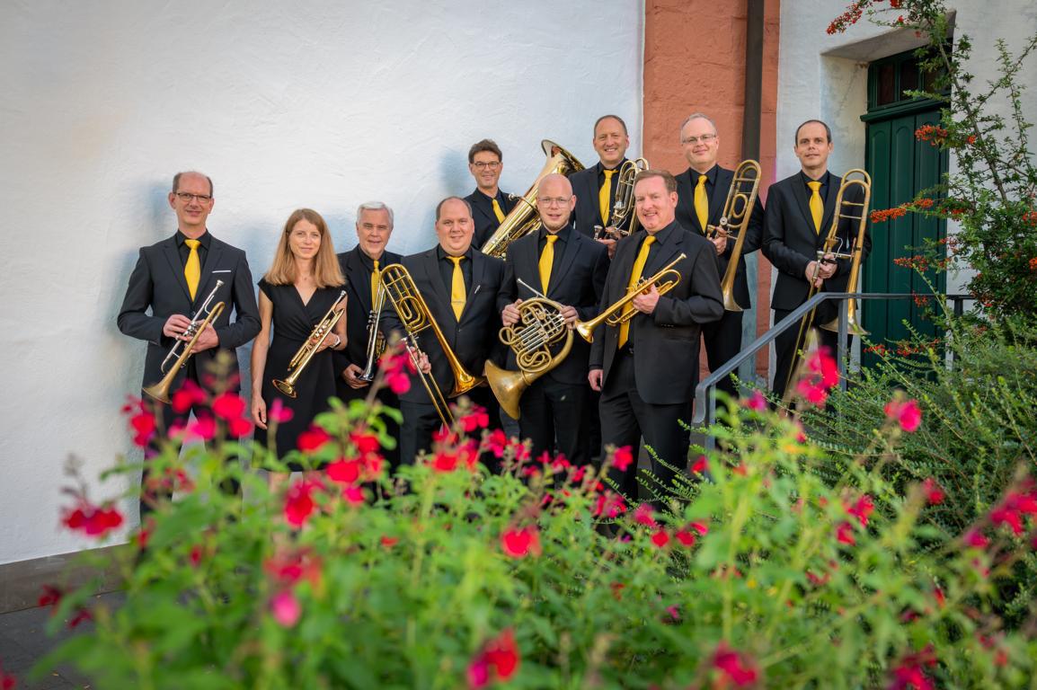 Drei Haselnüsse für Aschenbrödel